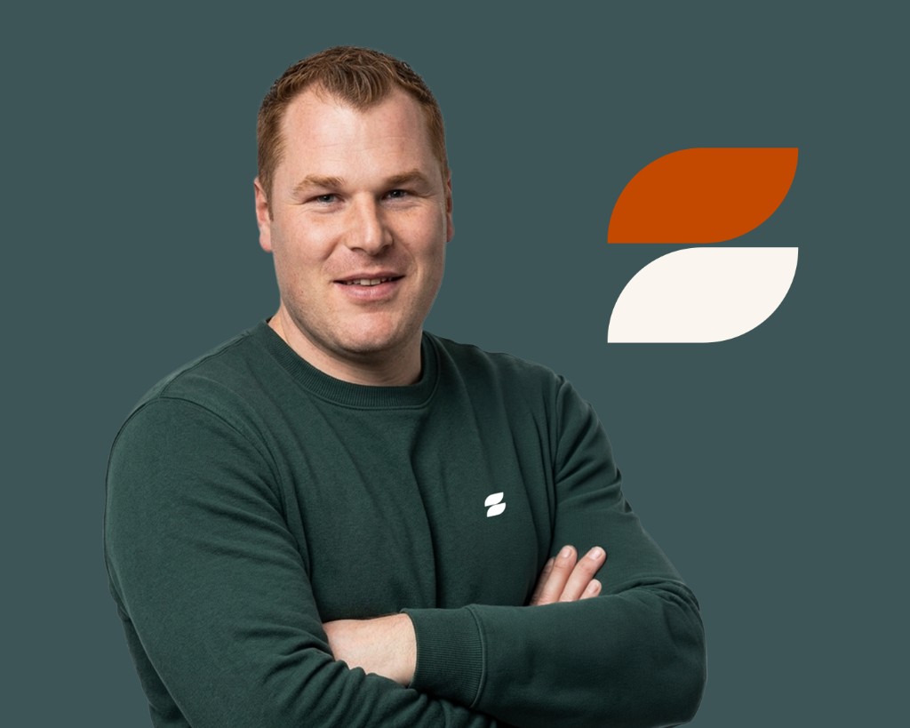 Ruben Vandenberghe, zaakvoerder Bioketel.be, portret met Bioketel-beeldmerk